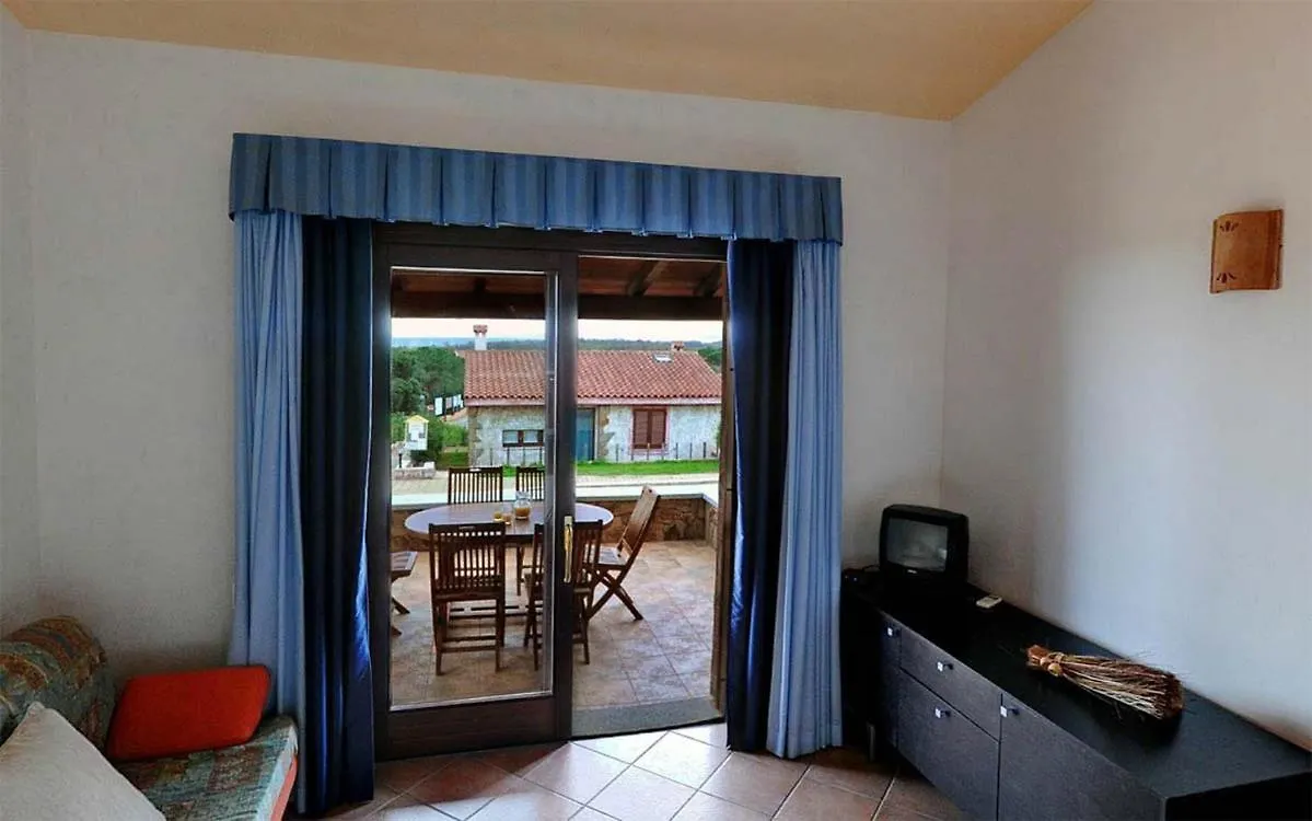 Residence Il Borgo Di Porto Corallo 빌라푸주