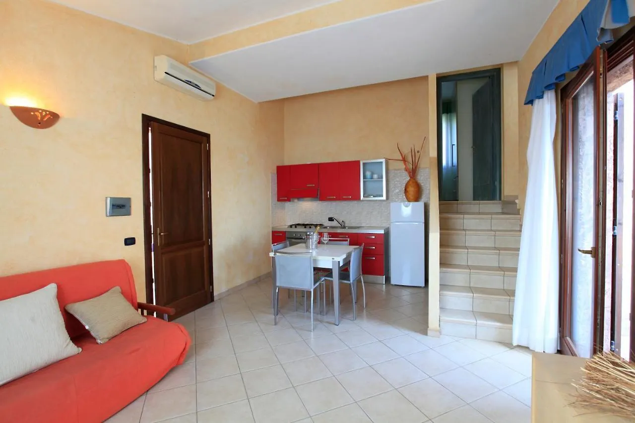 Residence Il Borgo Di Porto Corallo 빌라푸주